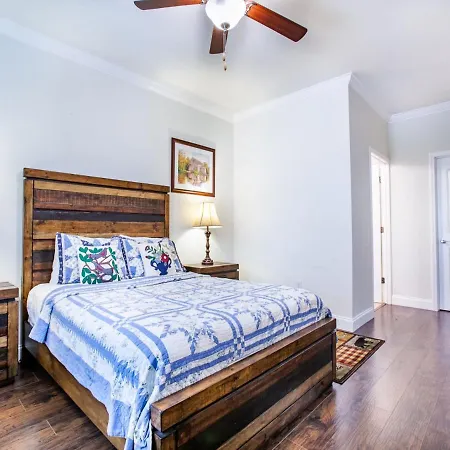 Classy Cades Cove Condo With Community Pool-2