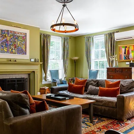 The Applewood Manor-3