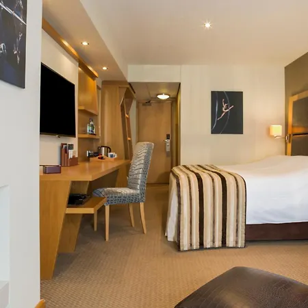 The Big Blue Hotel - Blackpool Pleasure Beach-2