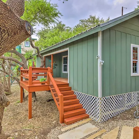 Spacious Canyon Lake Home On 3-Acre Property-3