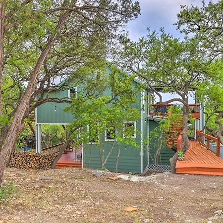 Spacious Canyon Lake Home On 3-Acre Property-2