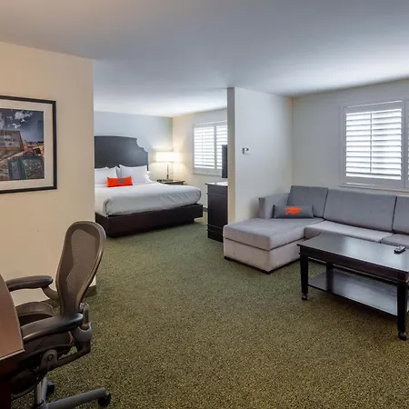 Collegian Hotel & Suites, Trademark Collection By Wyndham-2