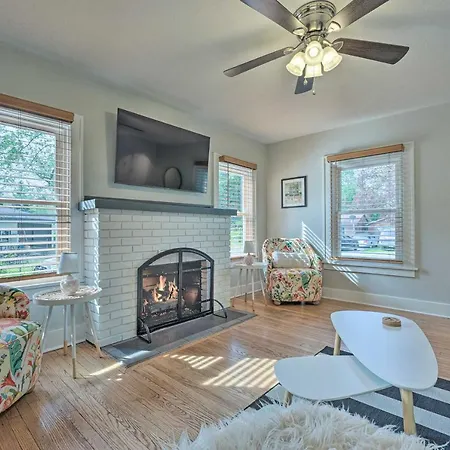 Benton Harbor 'Gracie Cottage' W/ Hot Tub + Yard!-2