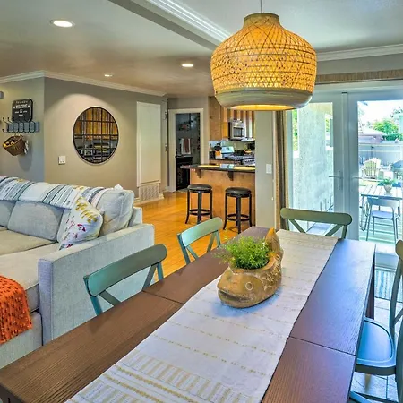 Chic Huntington Beach Escape ~ 1 Mi To Ocean!-2