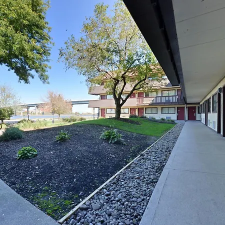 Red Roof Inn Plus+ Secaucus - Meadowlands-2