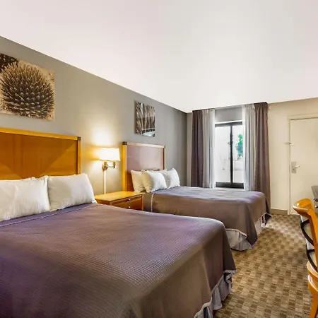Howard Johnson By Wyndham Scottsdale Old Town-3