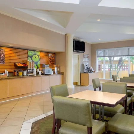La Quinta By Wyndham Lakeland West-2