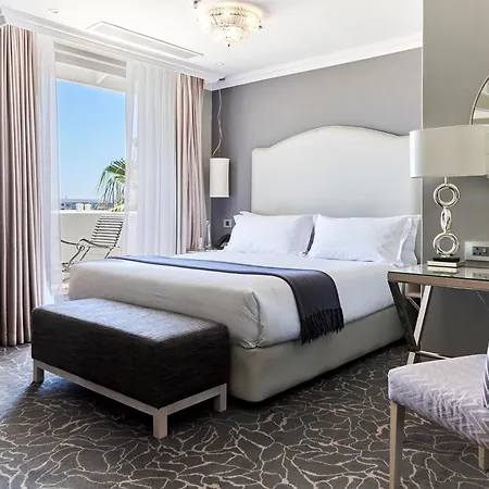 Queen Victoria Hotel By Newmark-3
