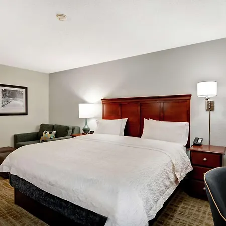 Hampton Inn Beckley-3