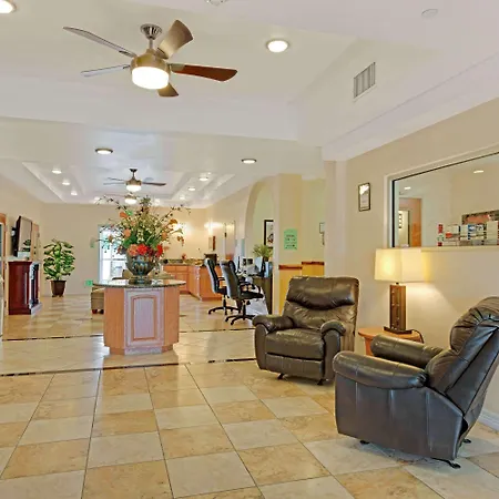 Super 8 By Wyndham Austin/Airport North-3