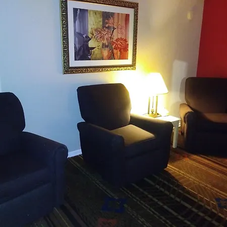 Days Inn By Wyndham Hot Springs-2