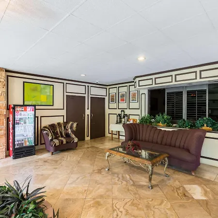 Econo Lodge Baytown-2