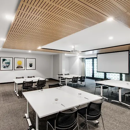 Vibe Hotel North Sydney-3