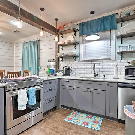 Historic Galveston Home: Walkable Neighborhood!-3