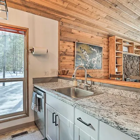 Memorable Woodland Getaway With Hot Tub And Grill!-3