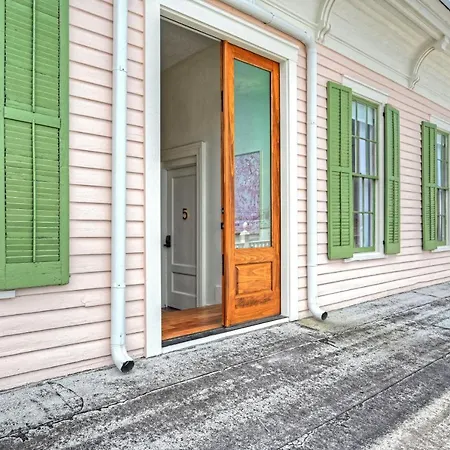 Sugars Inn Room 3 Walk To Cruise Terminal One Mile To Beach-2