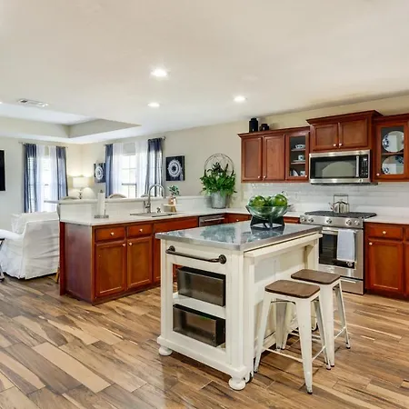 Pensacola Home With Private Lanai, 9 Mi To Downtown!-2