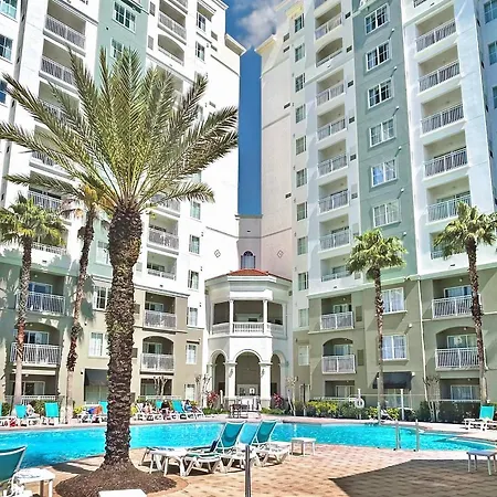 The Point Hotel & Suites Universal-3