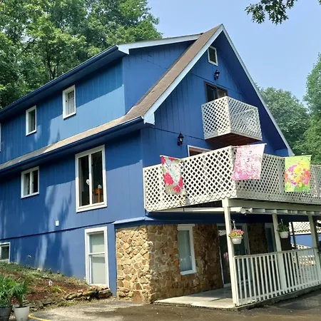Lil Black Bear Inn-2