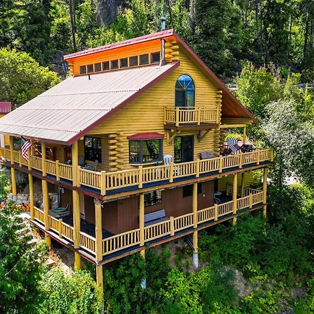 Log Cabin W/ Private Hot Tub On Wenatchee River!-3