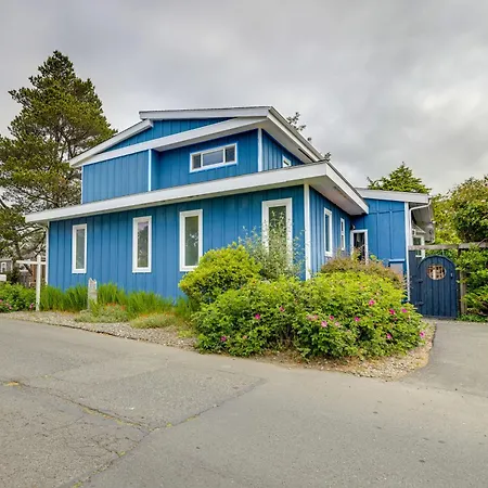 House W/ Hot Tub & Deck - Walk To Seaside Beach!-3