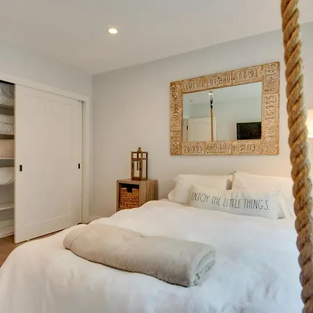 Malibu Retreat W/ Balcony & Mountain Views-3
