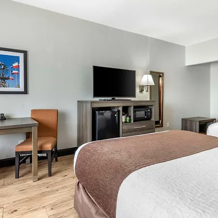 Best Western Plus Victoria Inn & Suites-3