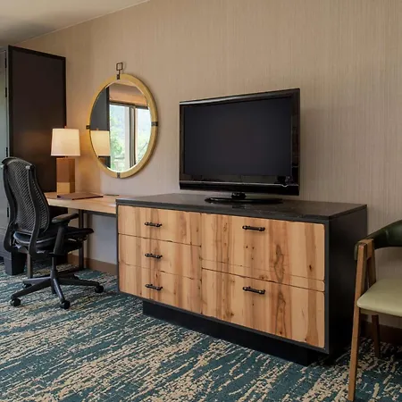Edgewater Missoula, Tapestry Collection By Hilton-3