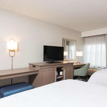 Hampton Inn Bloomington-2