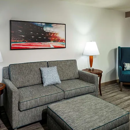 Hilton Garden Inn Omaha Downtown-Old Market Area-3
