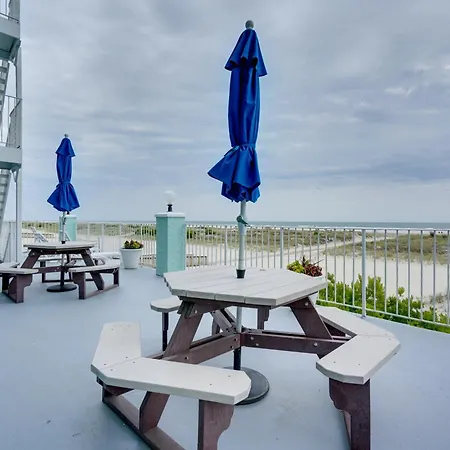 Cozy Oceanfront Condo W/ Pool & Beach Access!-2