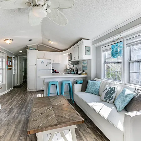 2.5 Blocks To Beach! 'Miramar Tropical Cabana'-2