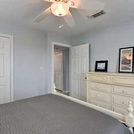 Beachside Living: Family Retreat In Galveston-3