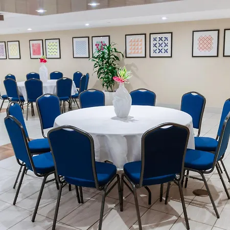 Holiday Inn Express Waikiki By Ihg-3