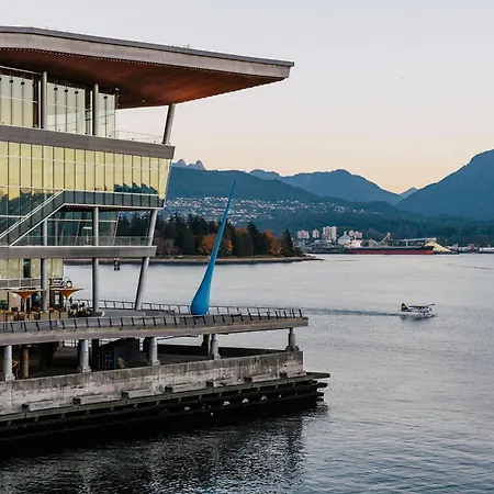 Holiday Inn & Suites Vancouver Downtown By Ihg-3