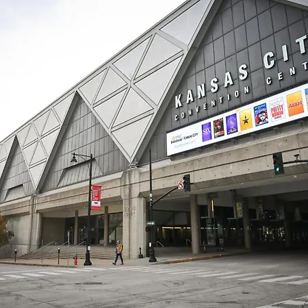 Crowne Plaza Kansas City Downtown By Ihg-3