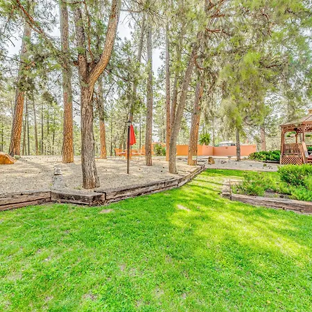 Cozy Ruidoso Condo W/ Deck ~ 2 Mi To Cedar Creek!-2