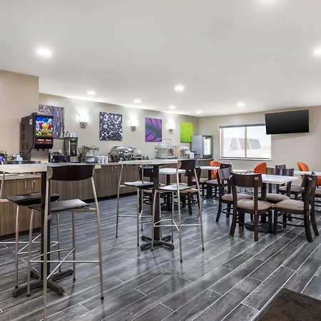 Sleep Inn & Suites Salina I-135-3