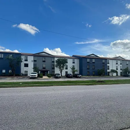 Quality Inn & Suites At Airport Blvd I-65-3