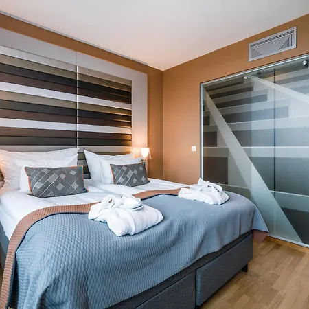 Quality Hotel 33-3