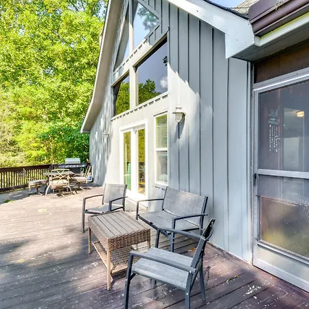 Mountain Cabin W/ Covered Decks & Fire Pit!-2