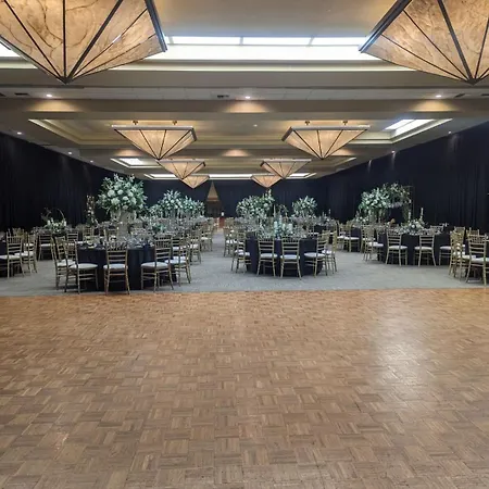 Wyndham Visalia-3