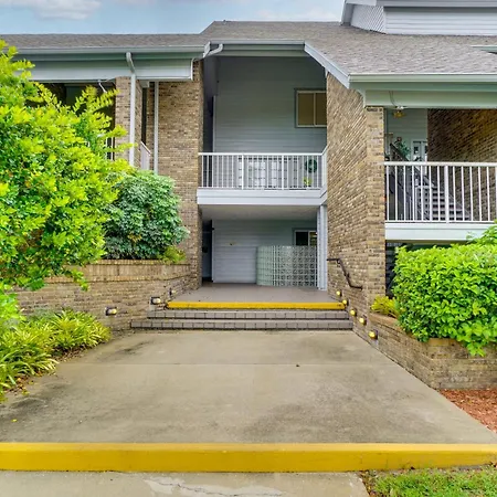 Sunny Titusville Retreat Near Space Coast!-3