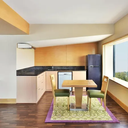 Courtyard By Marriott Chennai-2