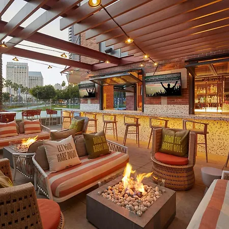 Hilton San Diego Gaslamp Quarter-2