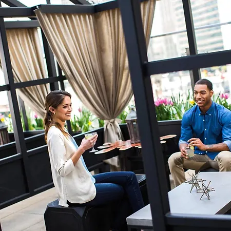 Renaissance Chicago Downtown Hotel-3