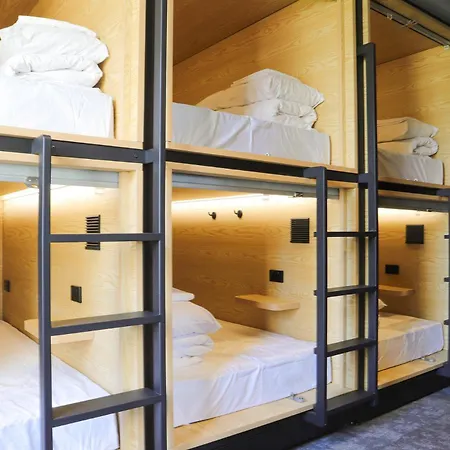 The Capsule Hotel-2