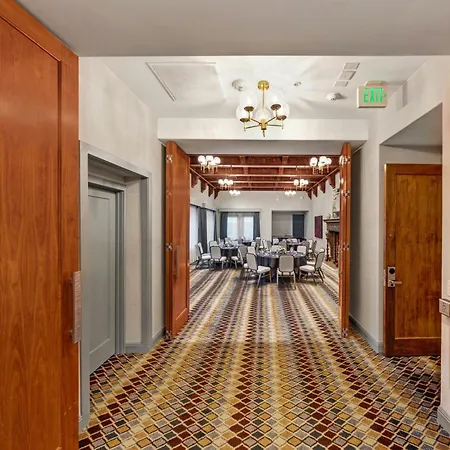 Hotel Adagio, Autograph Collection-3