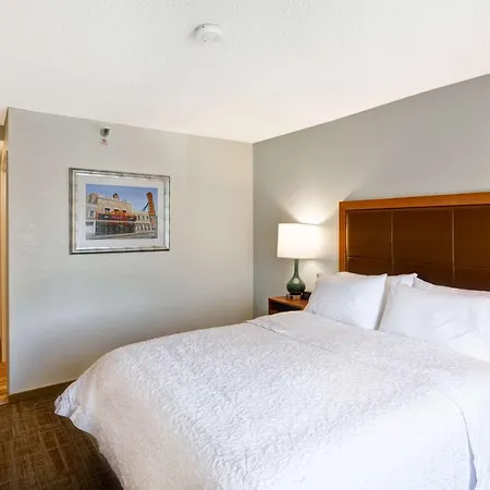 Hampton Inn Memphis-Poplar-3
