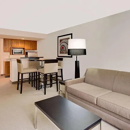 Ramada By Wyndham Marquette-2